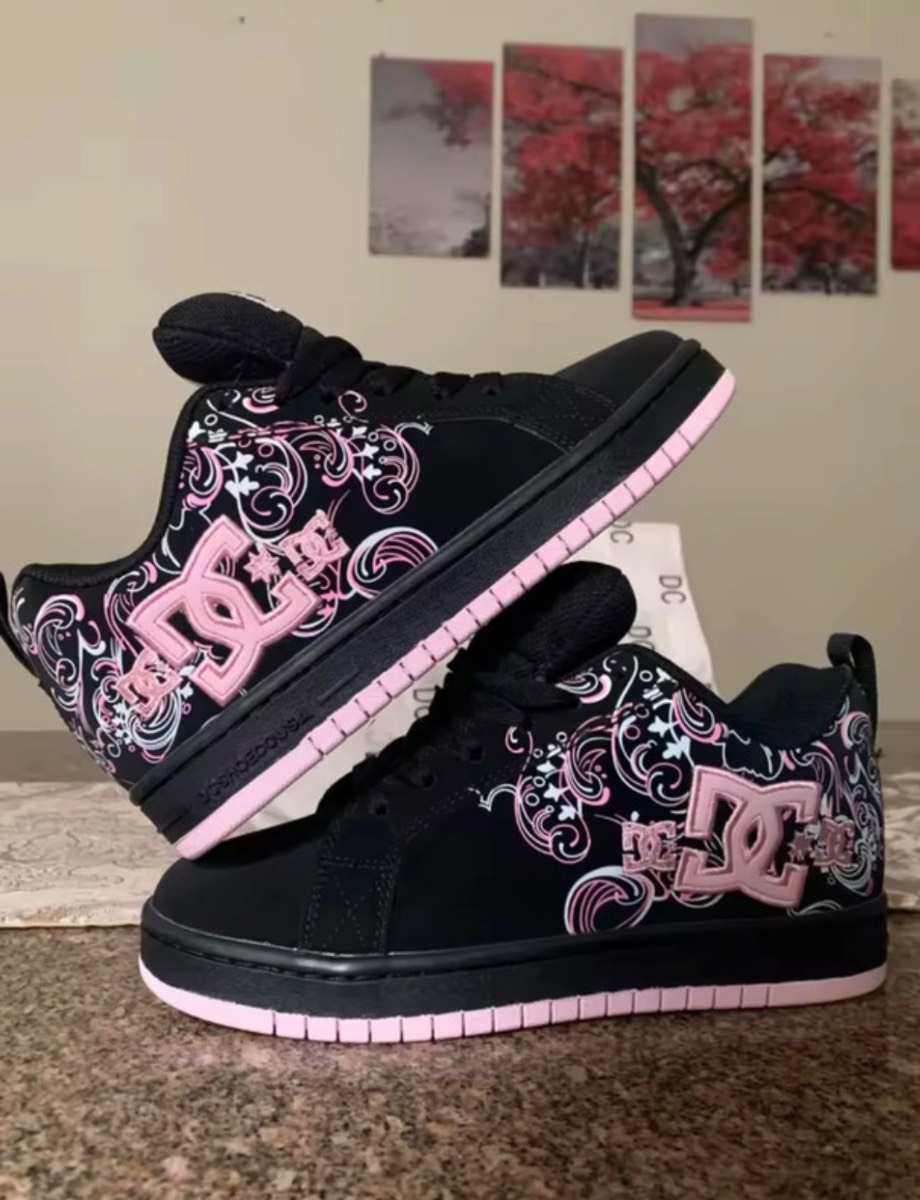 DC shoes pink black trainers UNISEX emo alt alternative gothic punk skater girl scene Y2K UK 7
