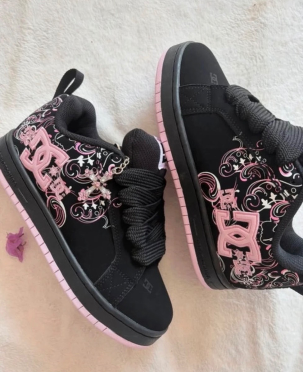 DC shoes pink black trainers UNISEX emo alt alternative gothic punk skater girl scene Y2K UK 4.5