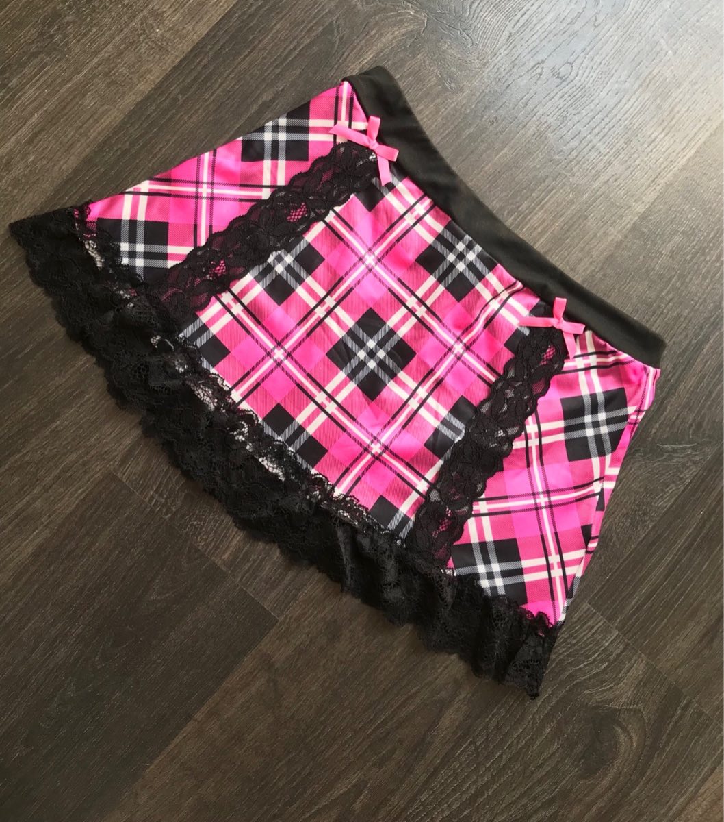 Pink black tartan micro mini skirt lace scene emo 2000s Y2K gothic goth punk kawaii alternative S