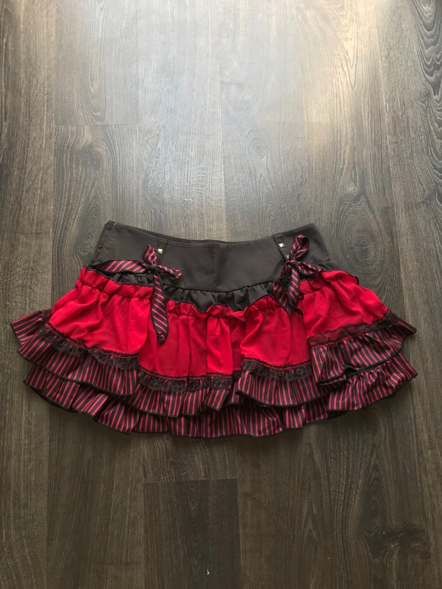 Black red burgundy mini skirt kawaii harajuku Japanese anime Lolita gothic punk emo scene bows Y2K S
