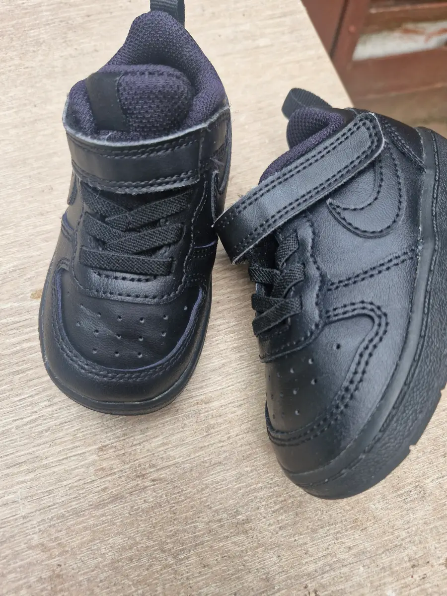 Infant nikes size 4.5