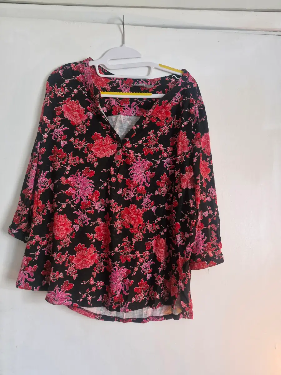 Nutmeg blouse size 18