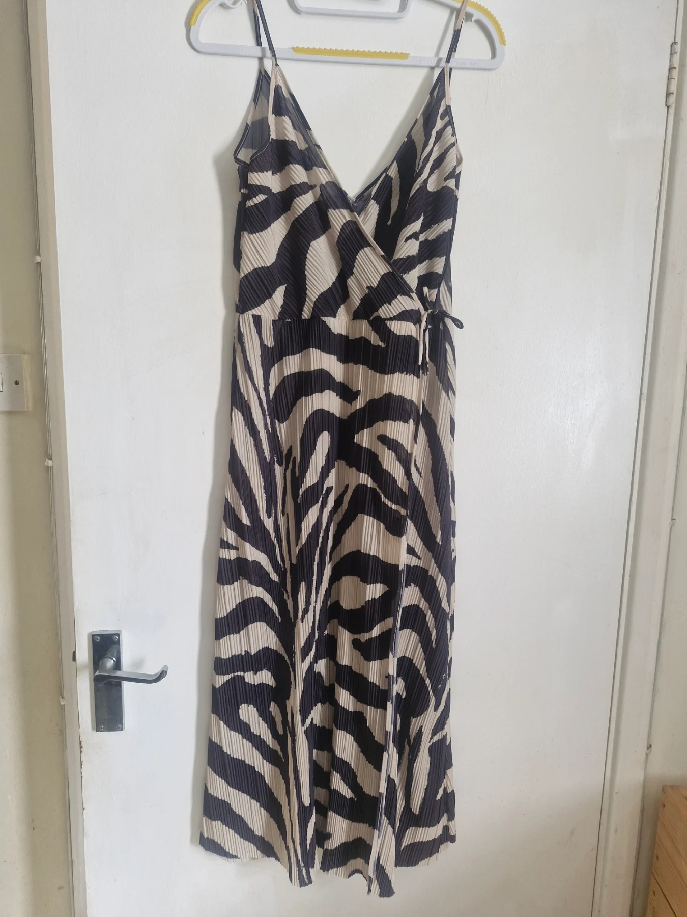 H&M wrap dress size medium