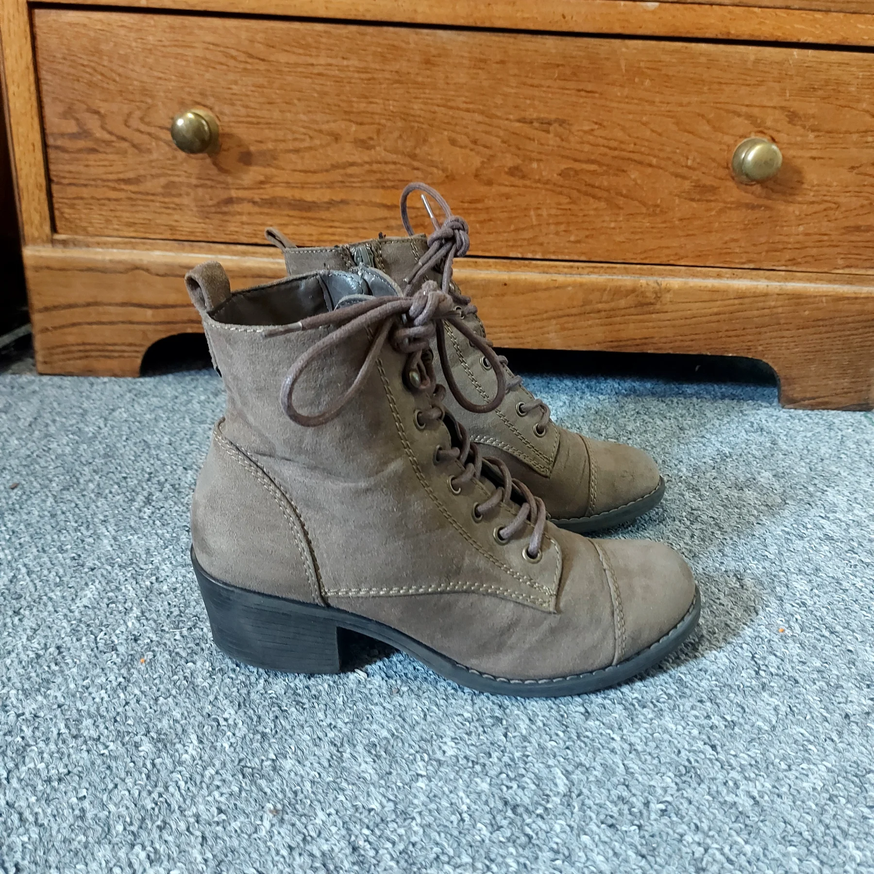 Graceland low heel brown boots