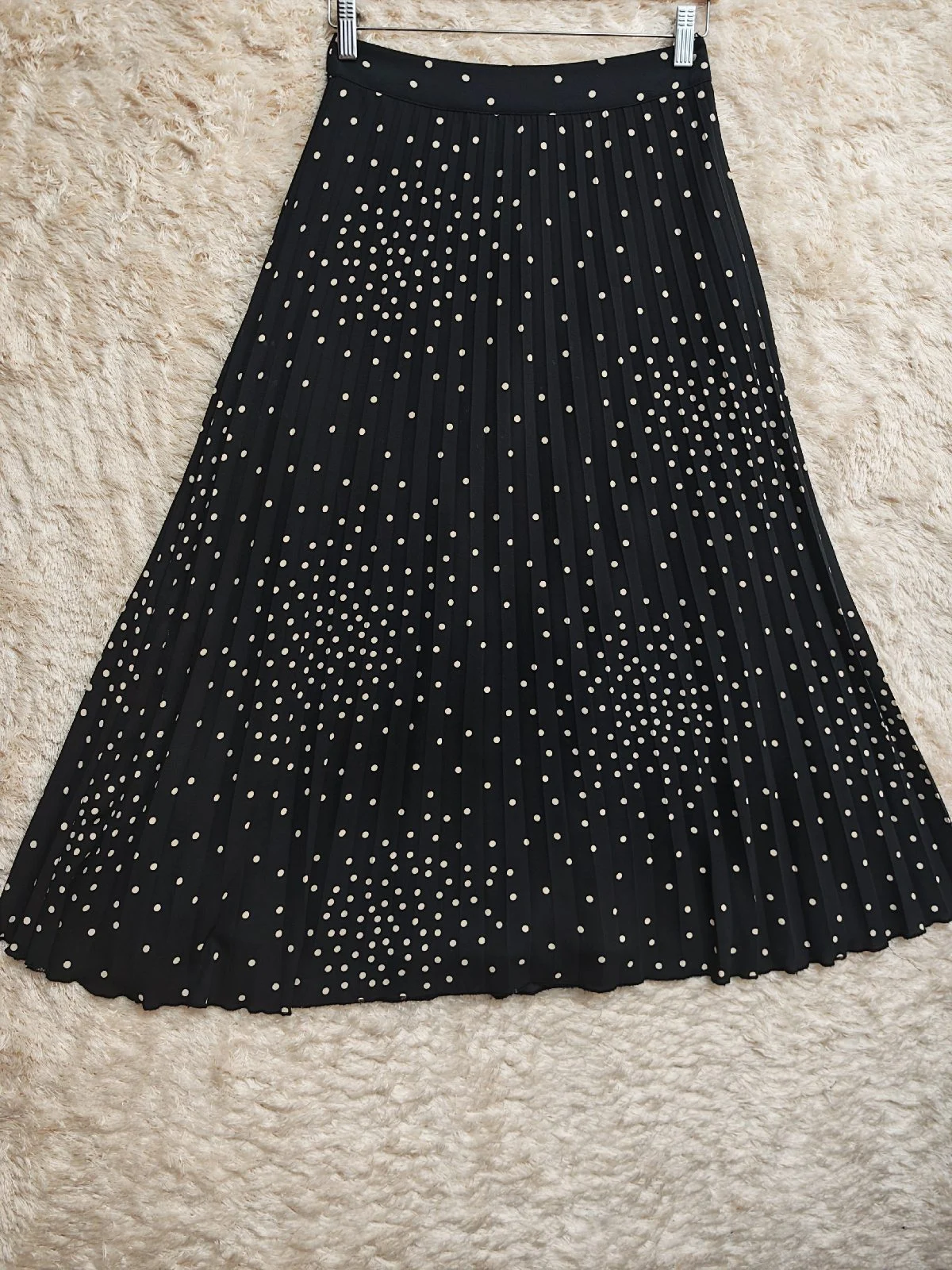Warehouse Black and white polka dot pleated skirt size 8