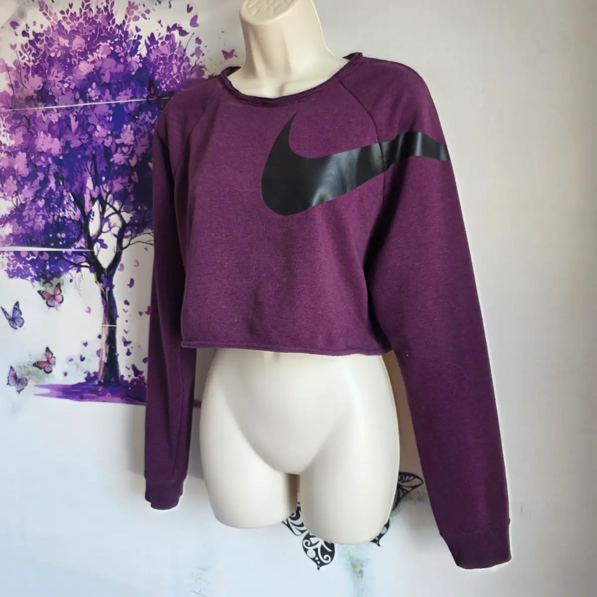 Women's Nike Dri-FIT Purple Cropped Sweatshirt Size Medium