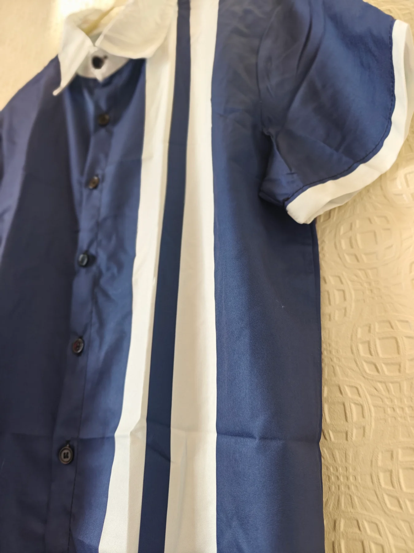 Retro style shirt Mens Medium