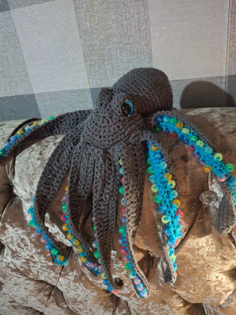 Gray sensory octopus