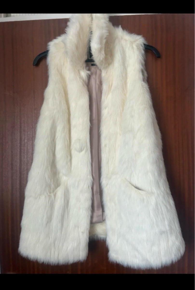 Ladies faux fur Gilet