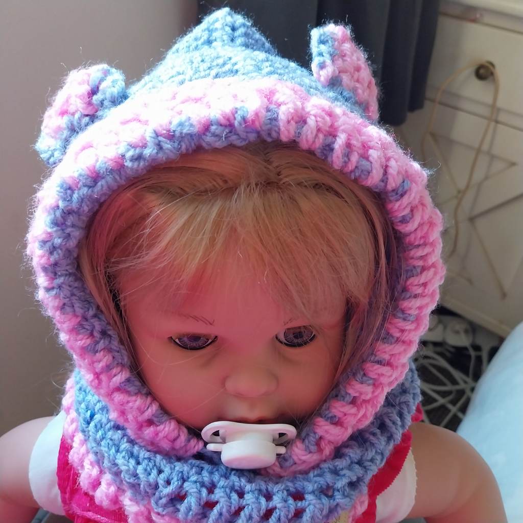 Handmade crochet baby hat and cowl