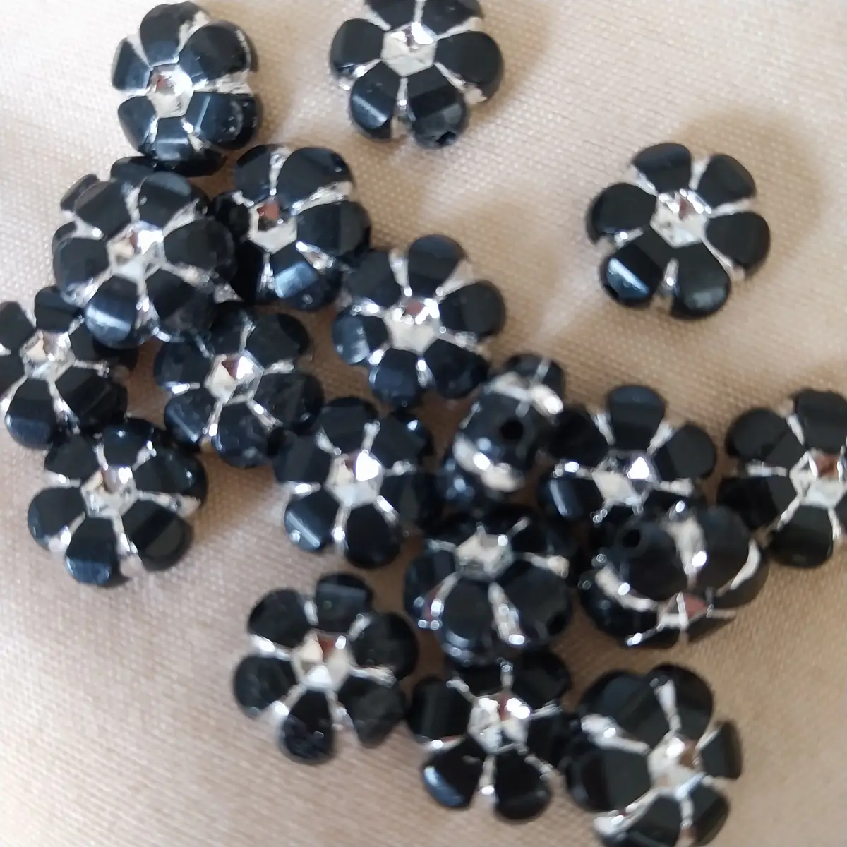 40 x 10mm beads Black and Silver