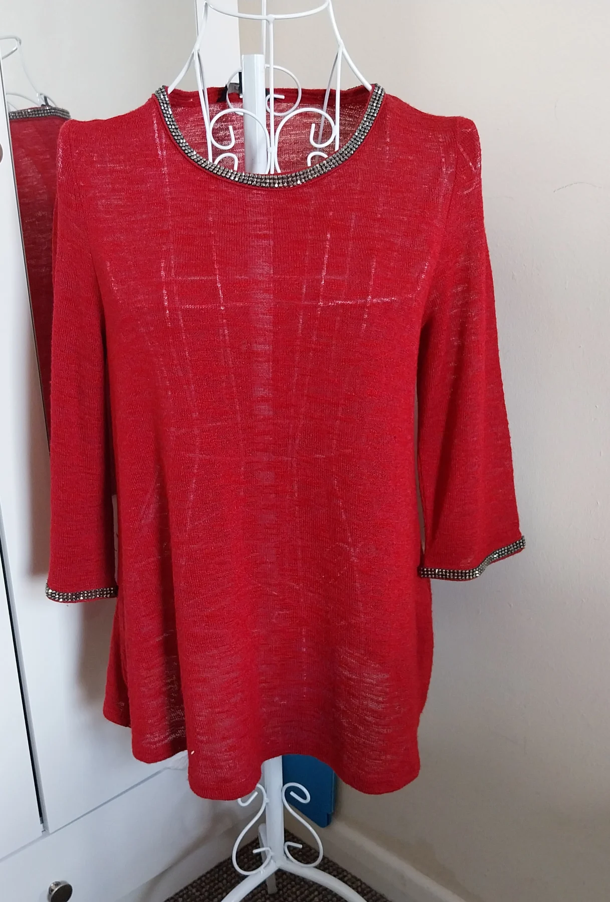 Top with diamanté trim