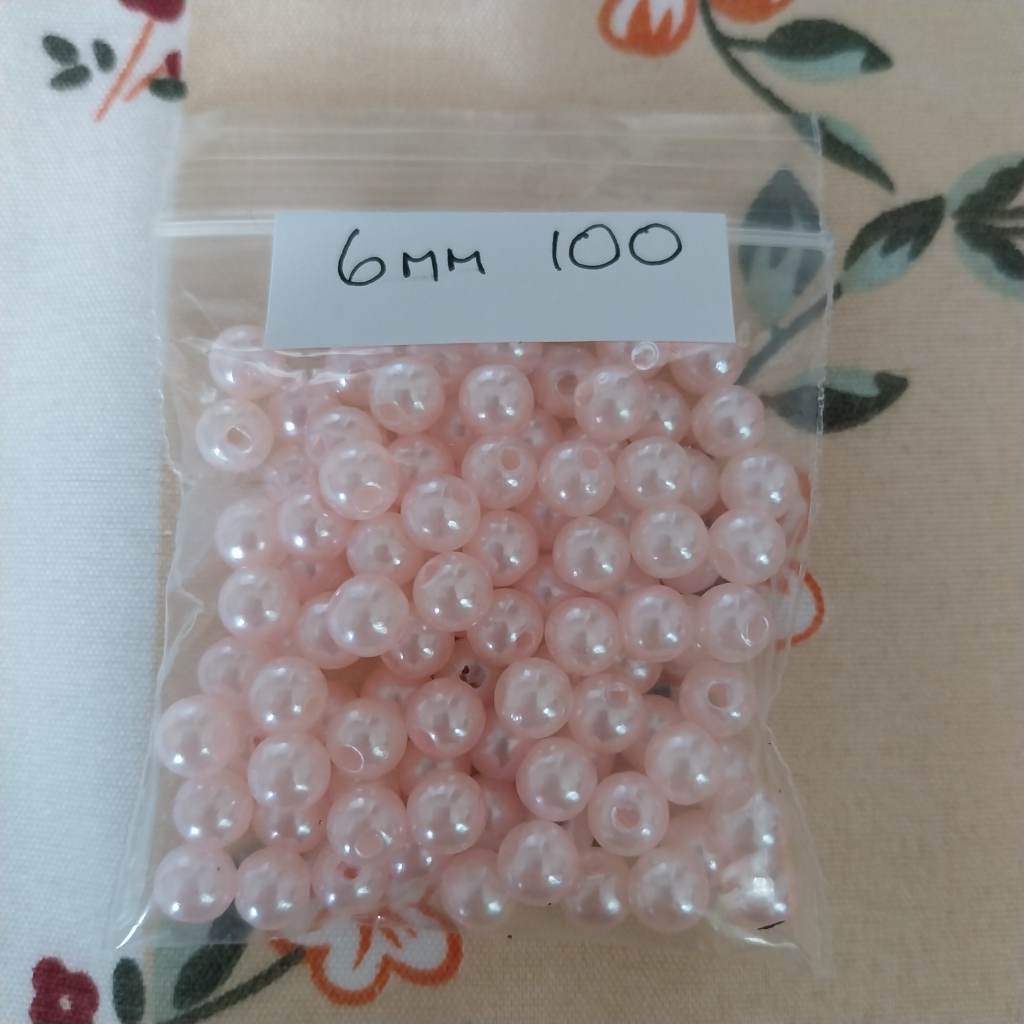 Approx 100 x 6mm pink pearl effect beads