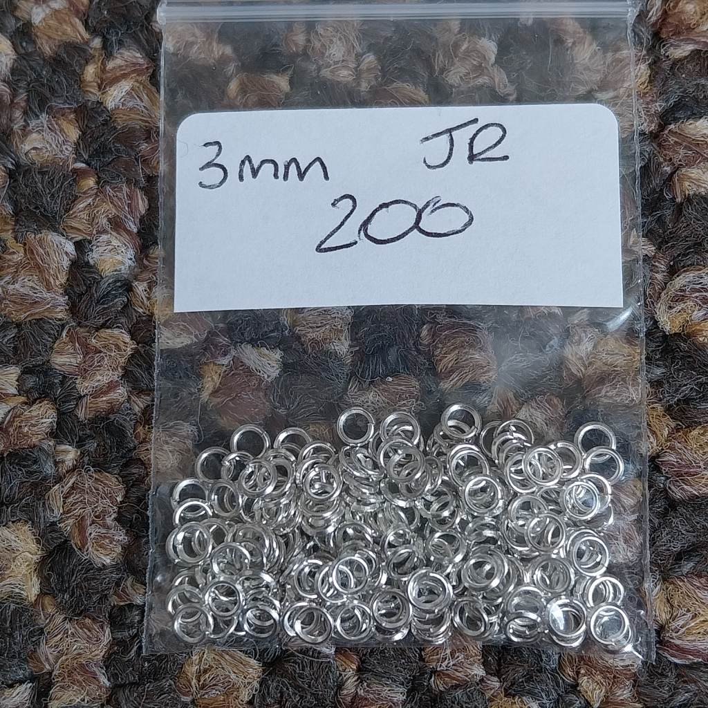 Approx 200 silver coloured jump rings 3mm
