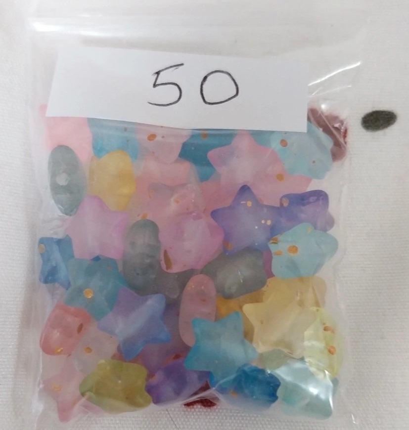 50 x star shaped beads