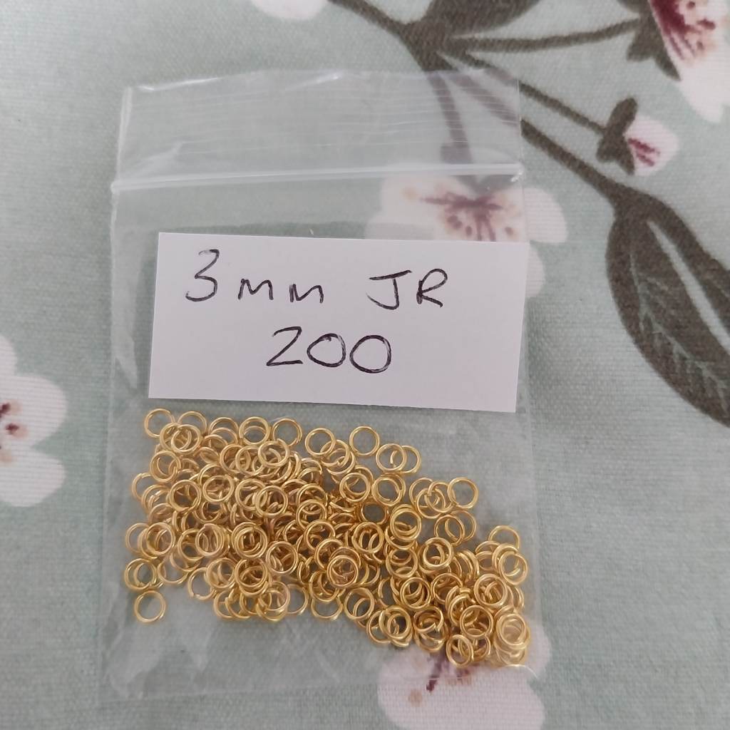 Approx 200 x 3mm gold coloured jump rings findings
