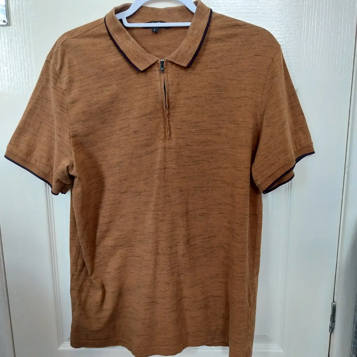 George top with short sleeves and zip front