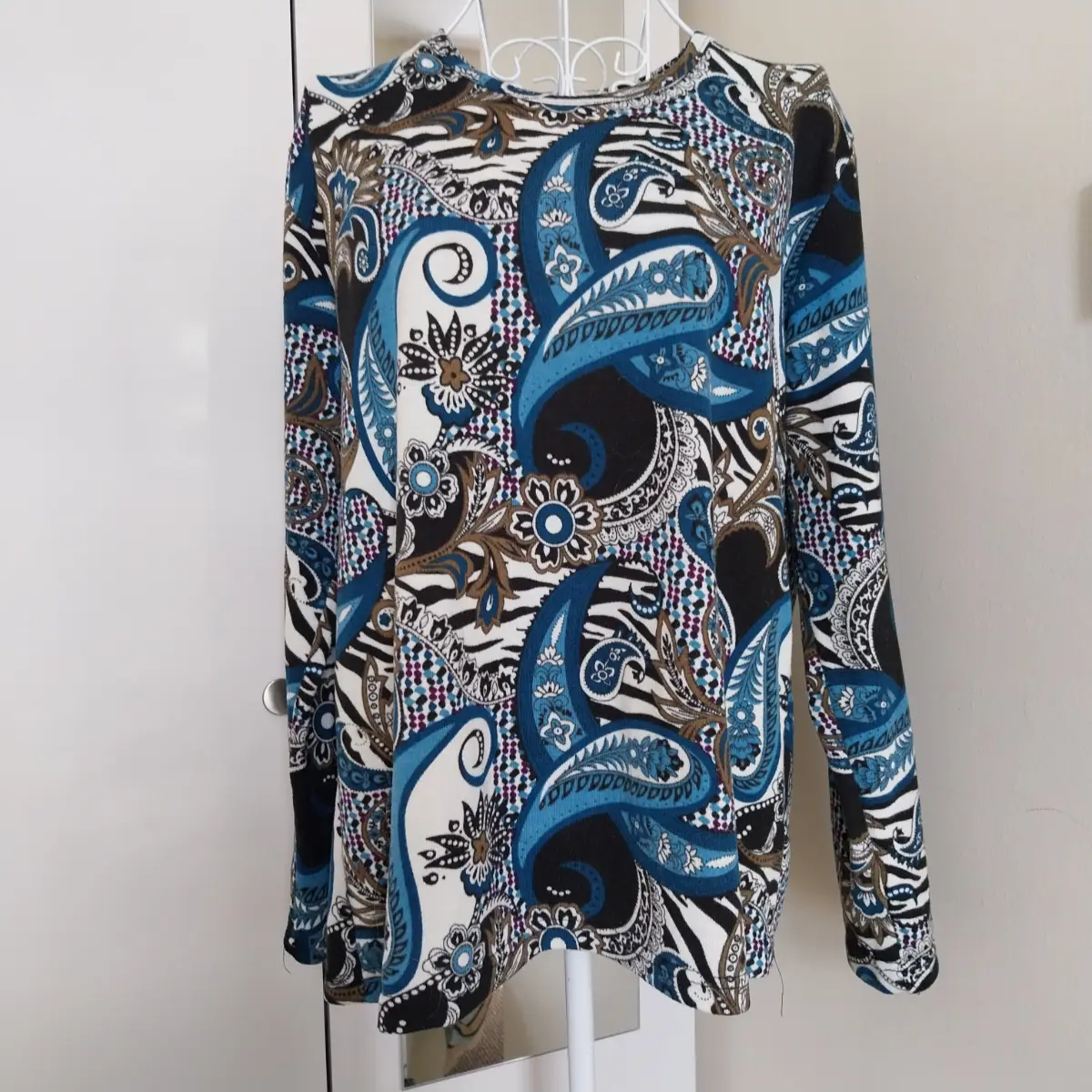 Blue and brown patterned light weight jumper