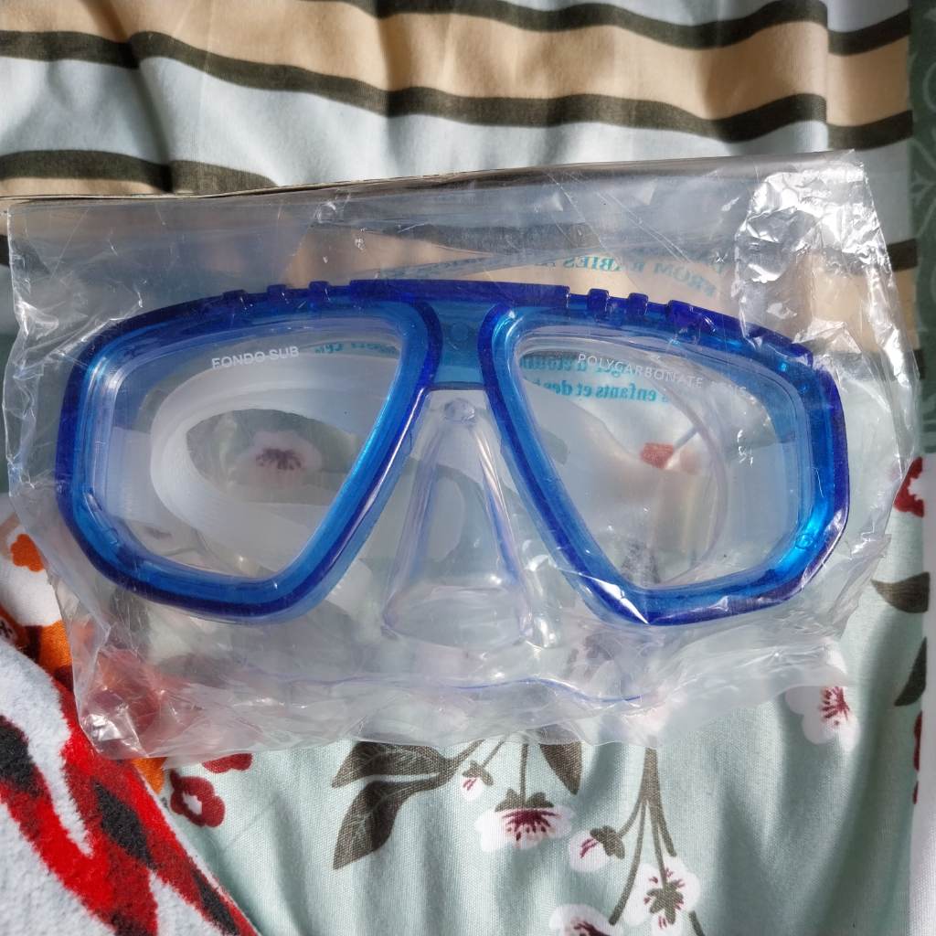 Swimming goggles blue colour
