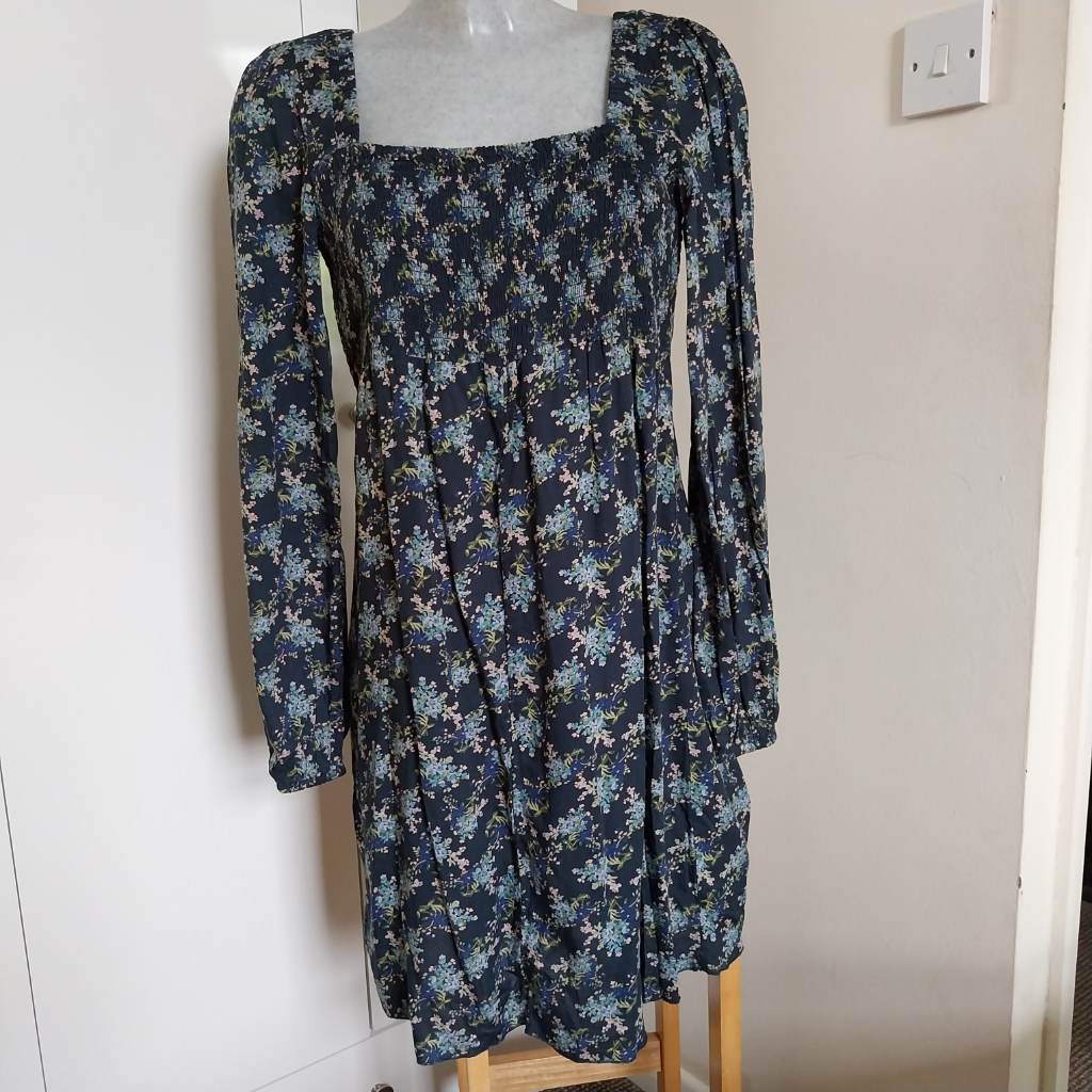 Floral dress elasticated back long sleeved