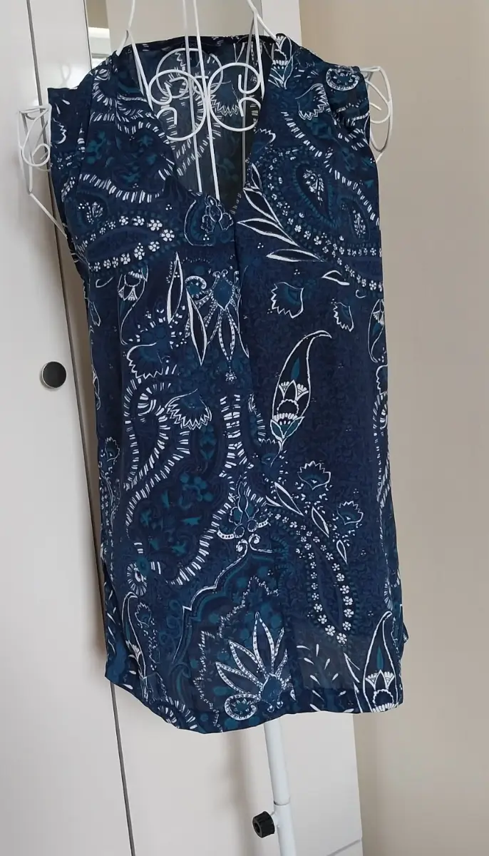 Next sleeveless top size 6