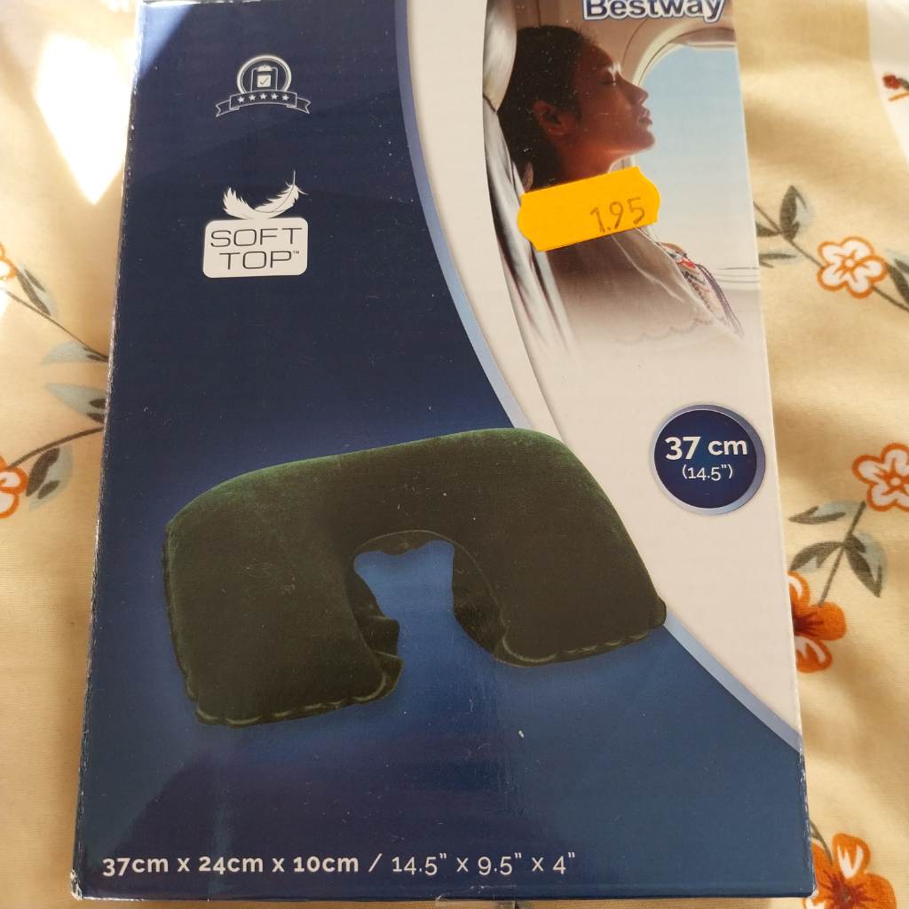 Flocked air neck rest