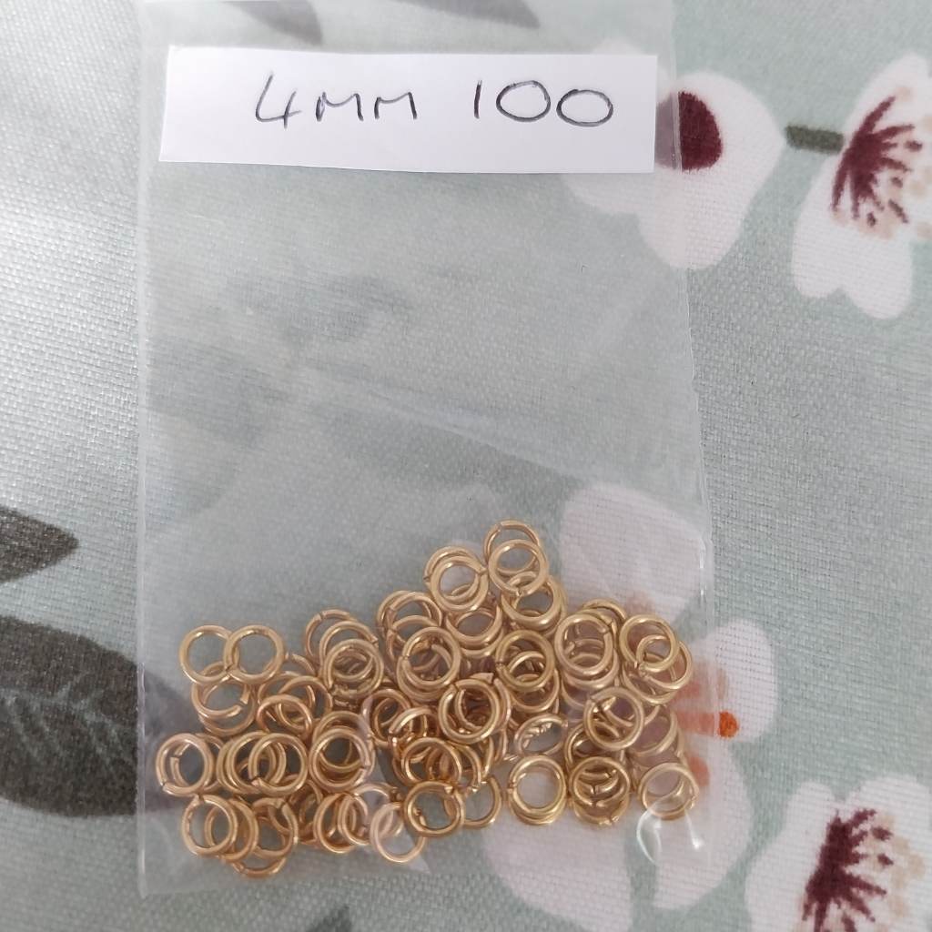 Approx 100 x 4mm Gold coloured jump rings findings