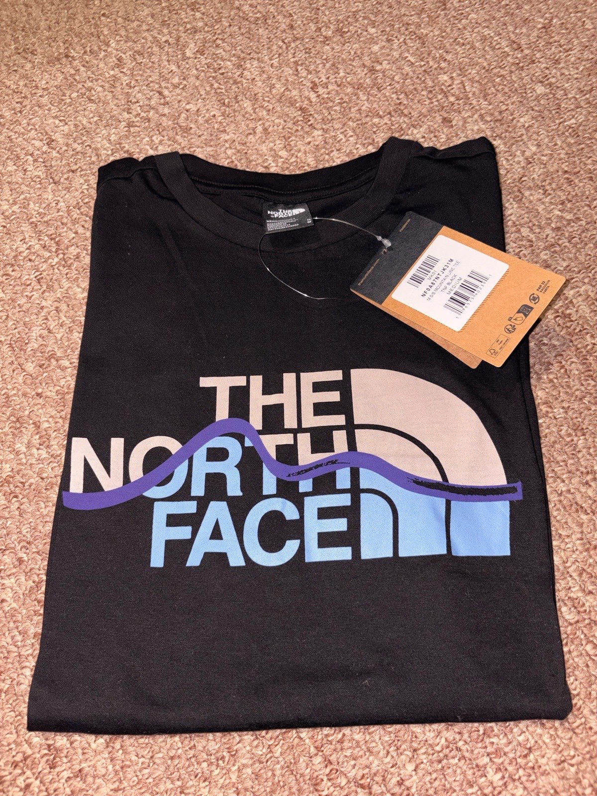 The North Face mountain line tee (black)