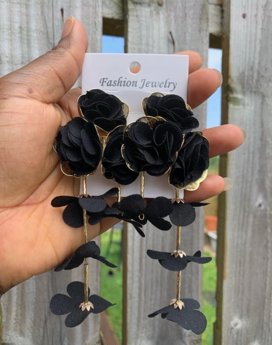 Women’s floral design dropping earrings