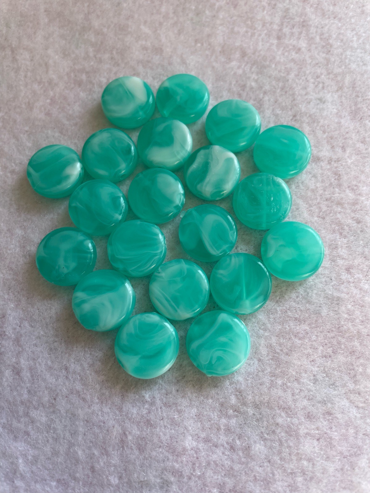 20 x Turquoise Flat Round Marbled Beads