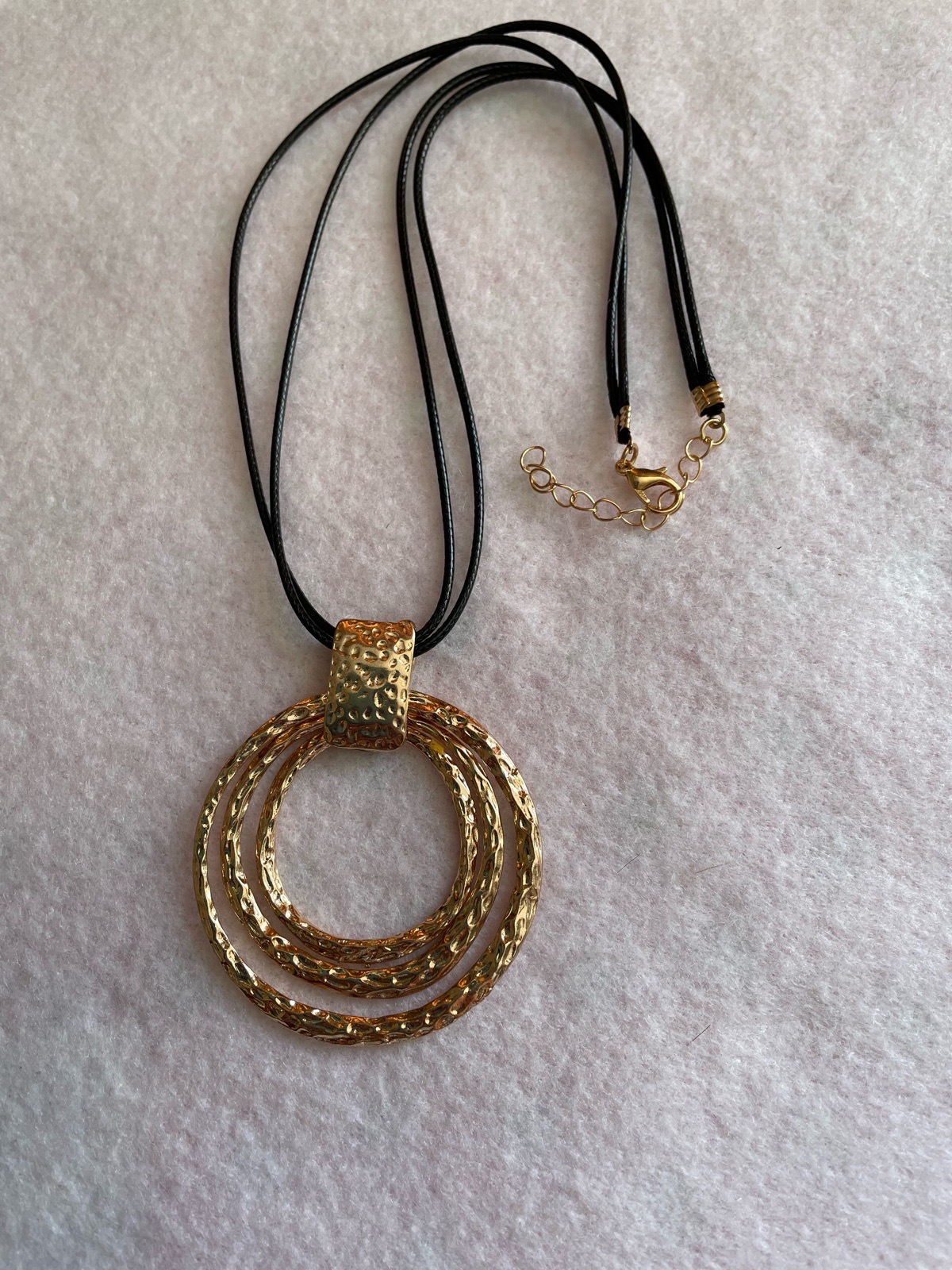 Golden 3-Ring Pendant Necklace