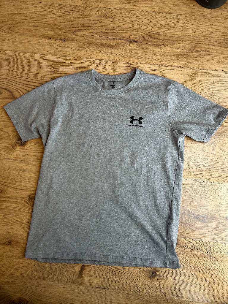 Under Armour Grey T-Shirt - Small Logo, Great Condition