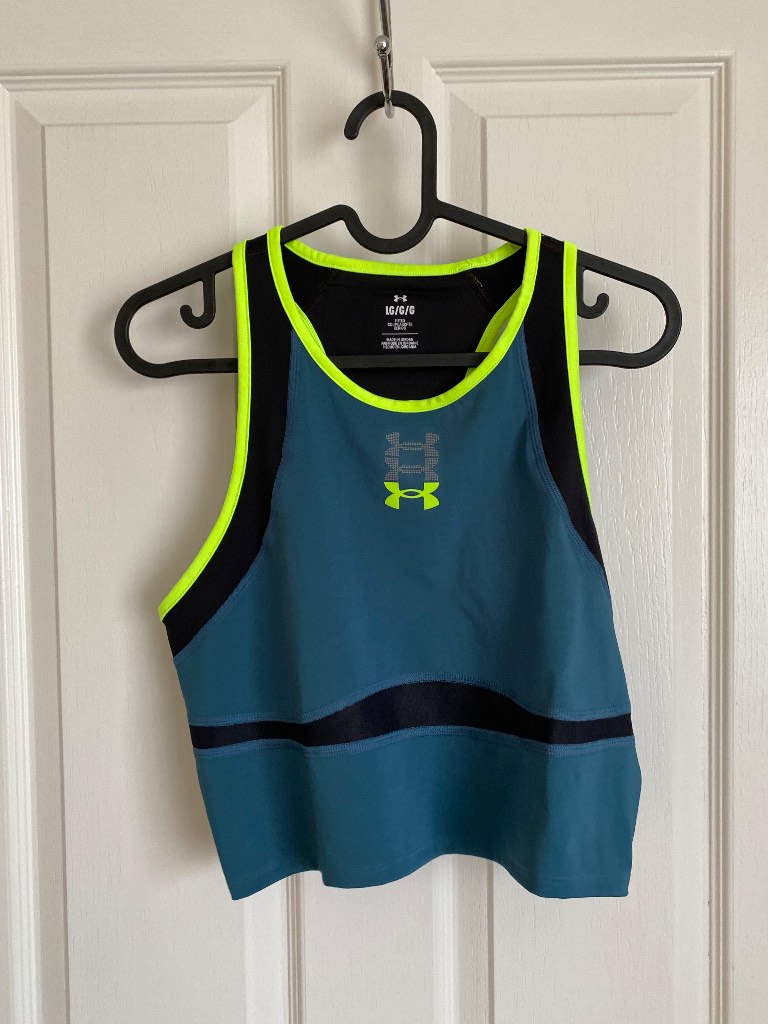 Under Armour cropped sports top large