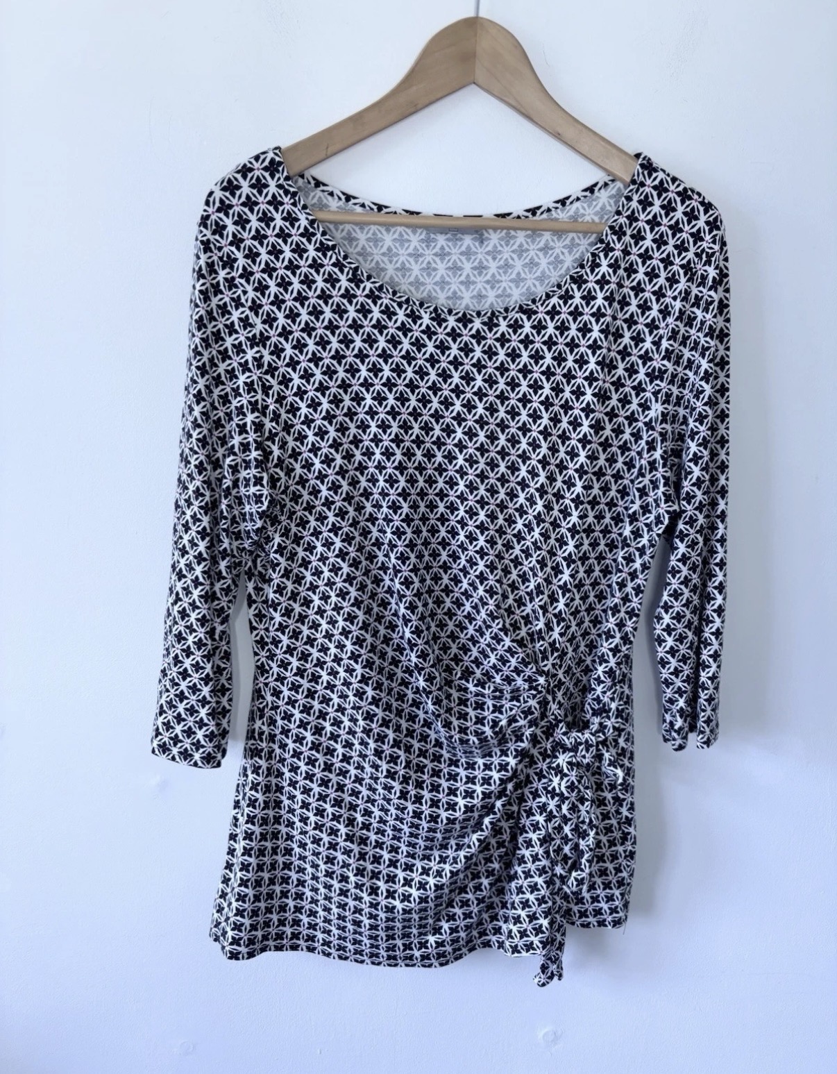 TU Women’s Black Multi Geometric Pattern Side Twist 3/4 Sleeve Top Size 16