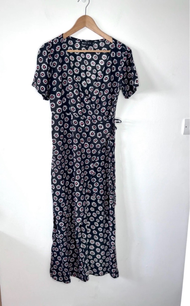 New Motel Women's Black Flower Print Wrap Midi Summer Dress Size Small