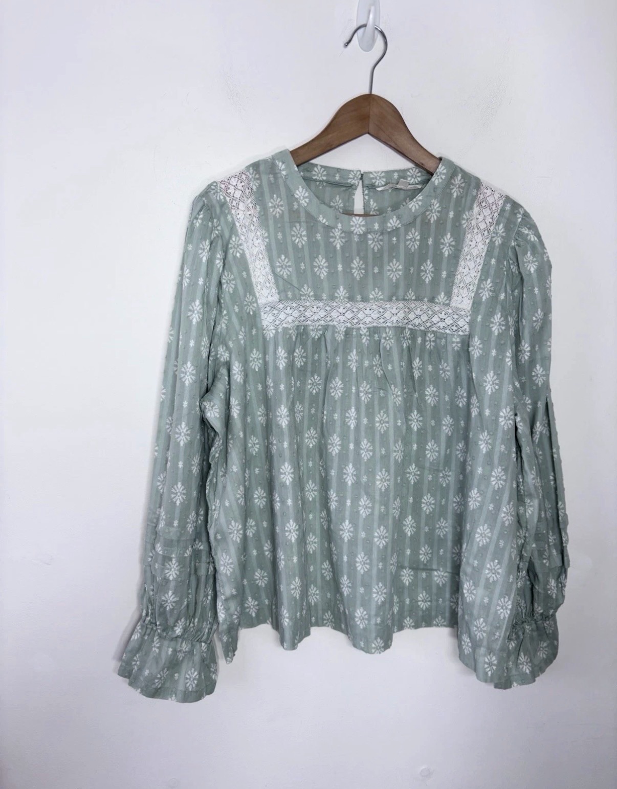 Per Una Women’s Beautiful Pale Green Detailed Textured Blouse Size 18