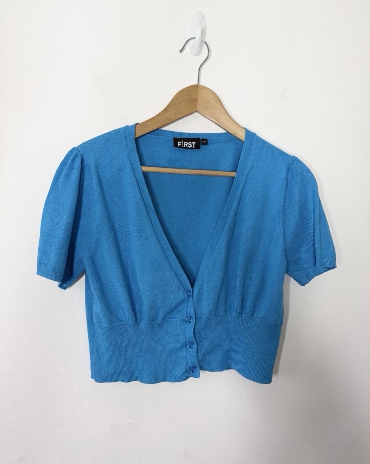 First Avenue Women’s Blue Cropped Knitted V-Neck Cardigan Shrug Size Medium