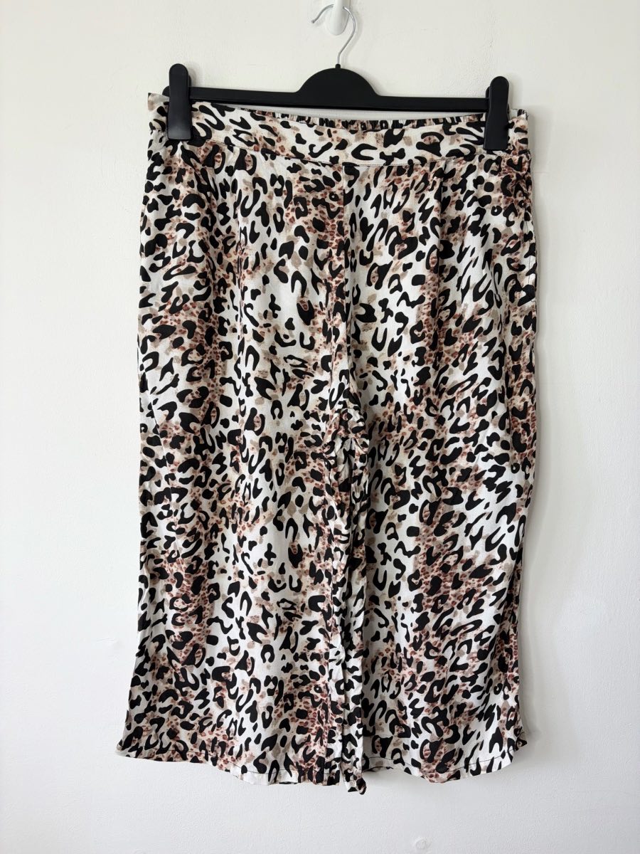 Bonmarche Women’s Animal Print Wide Leg Cropped Summer Trousers Size 18
