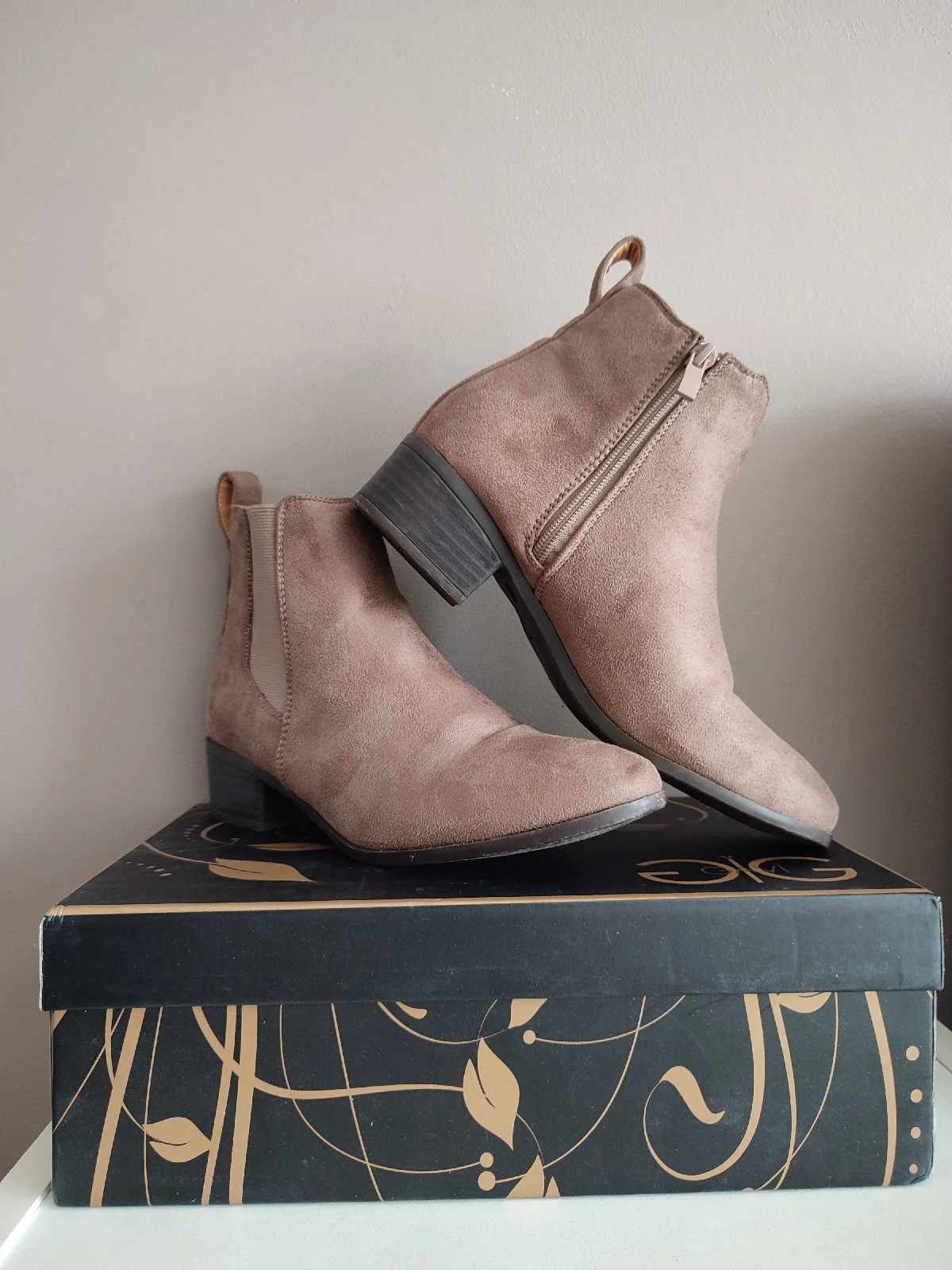 Womens Faux Suede Ankle Boots Size UK 5.5 Taupe Beige Side Zip Block Heel