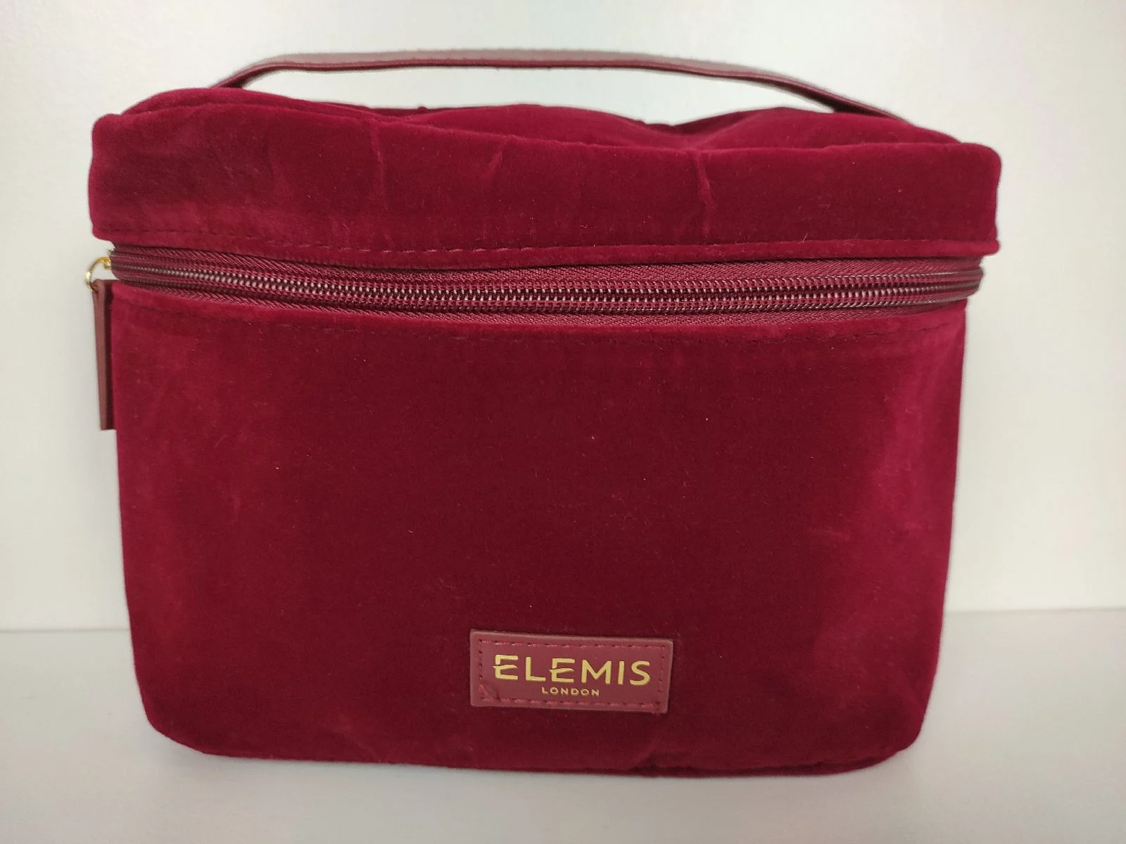 Elemis London Forest Red Velvet Feel Toiletries Makeup Bag/Case with Handle