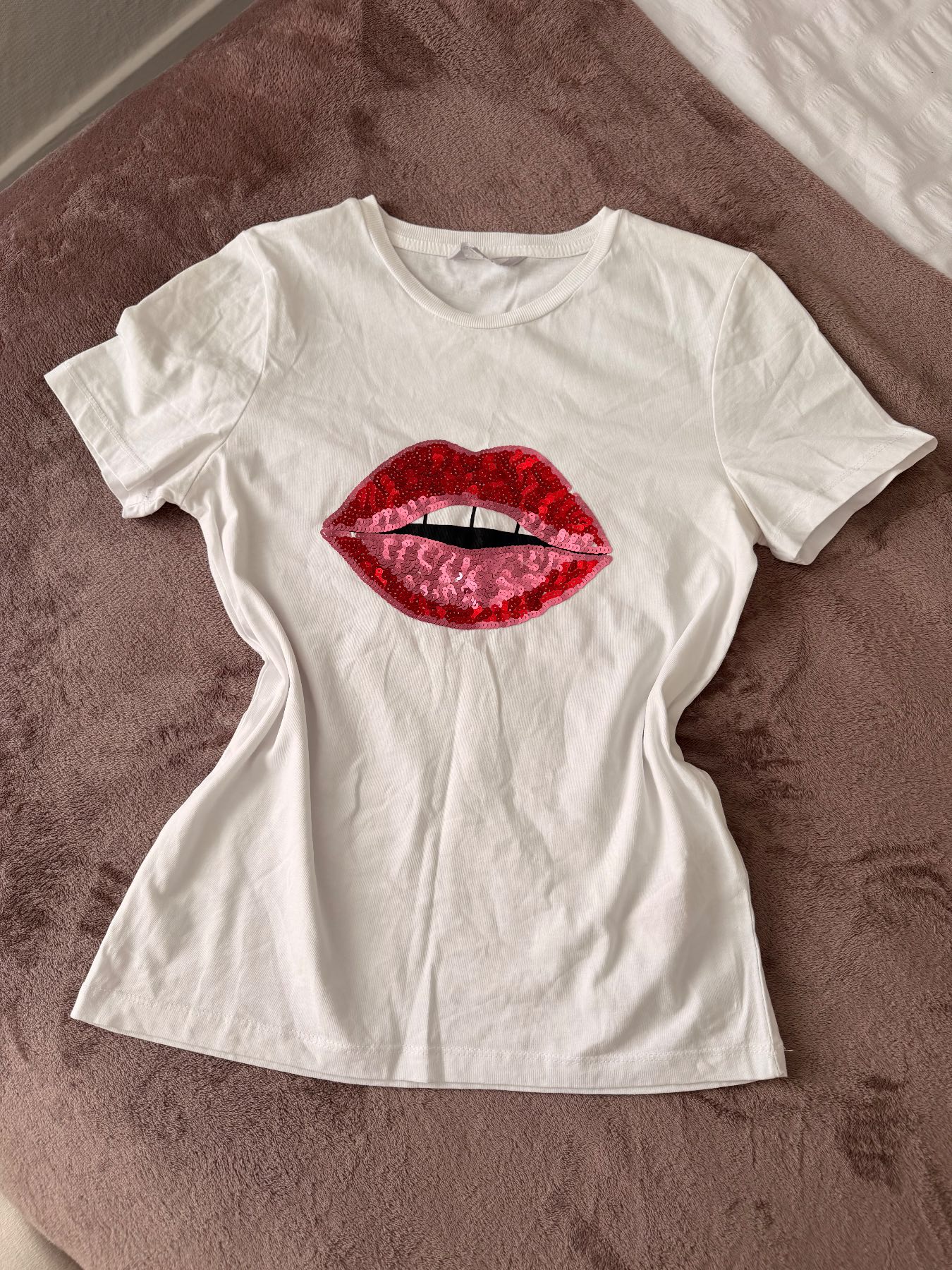 Redherring white Red lips t-shirt UK10