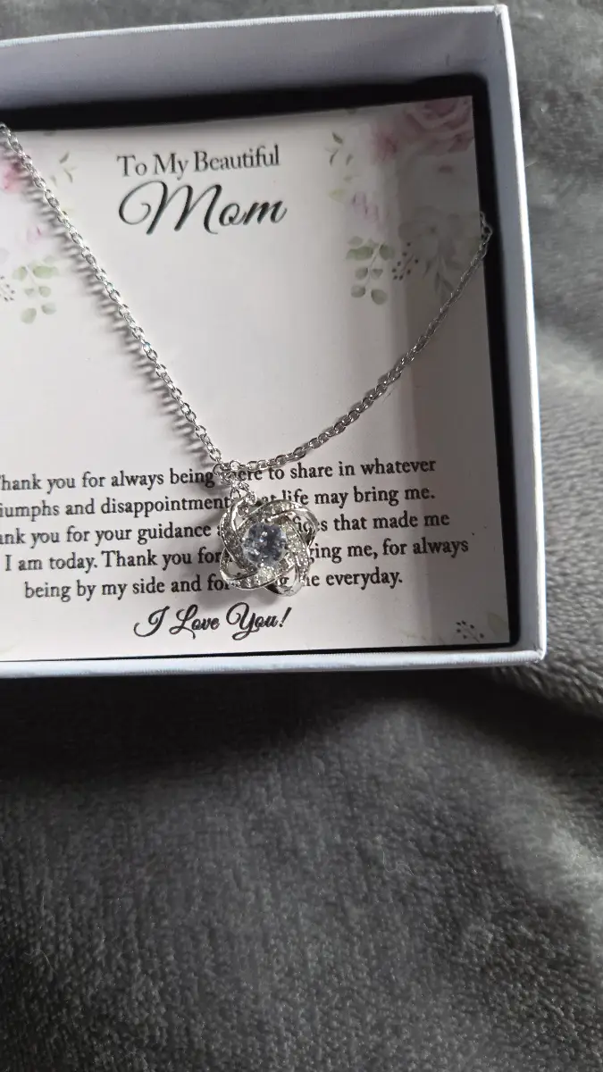 Jewellery  necklace mum   in gift box