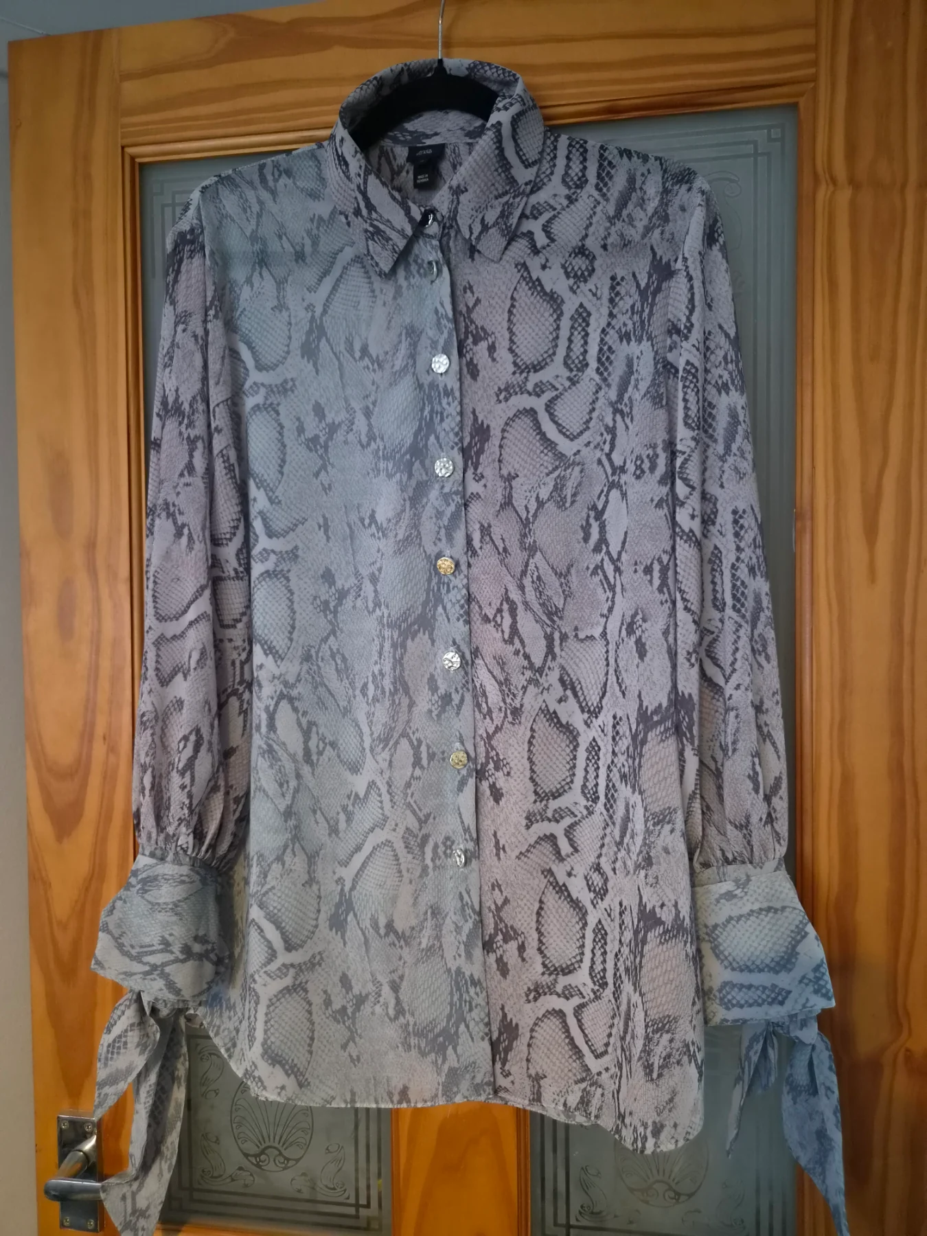 River Island Snake Print Tie-Cuff Shirt – Size 12