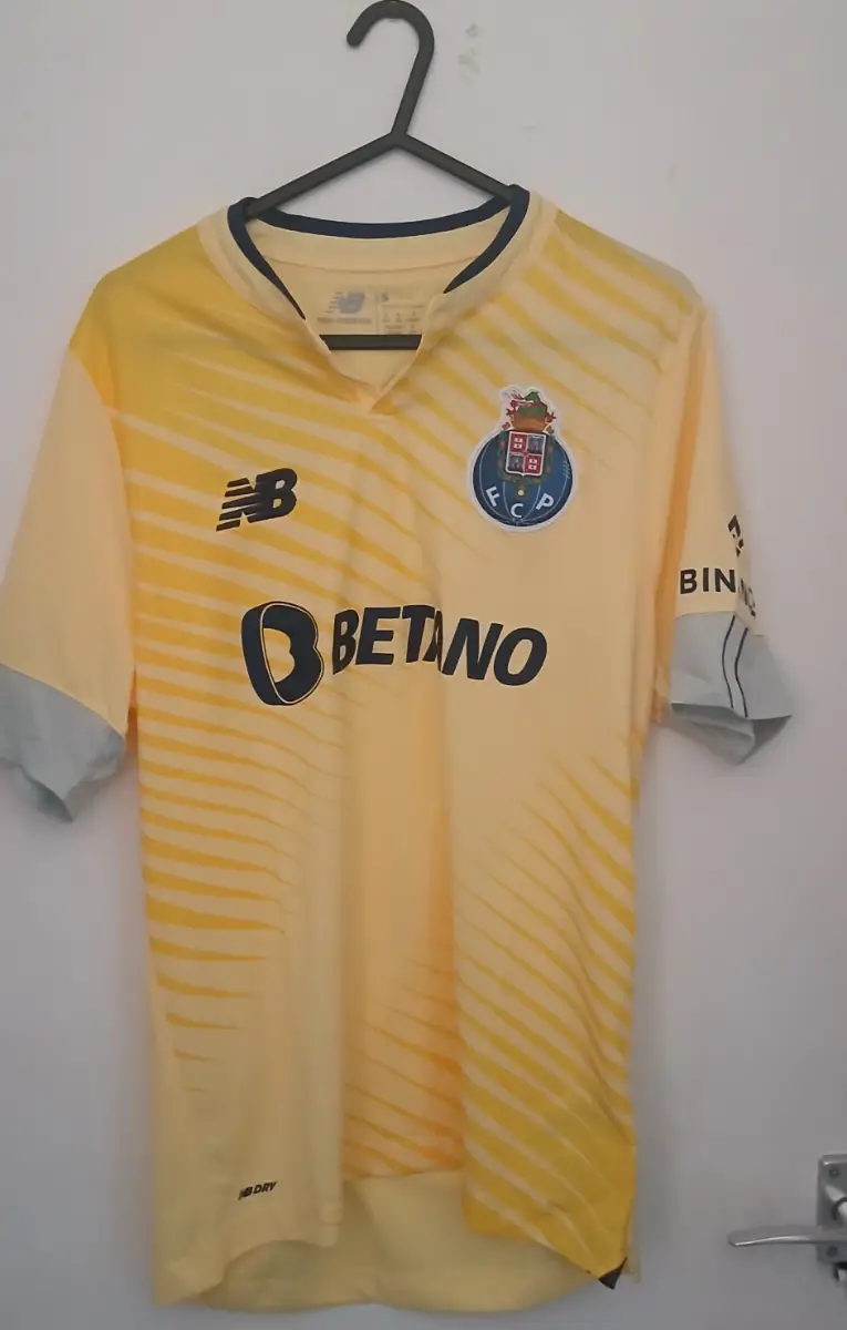 New Balance FC Porto 2022-23 Away Shirt