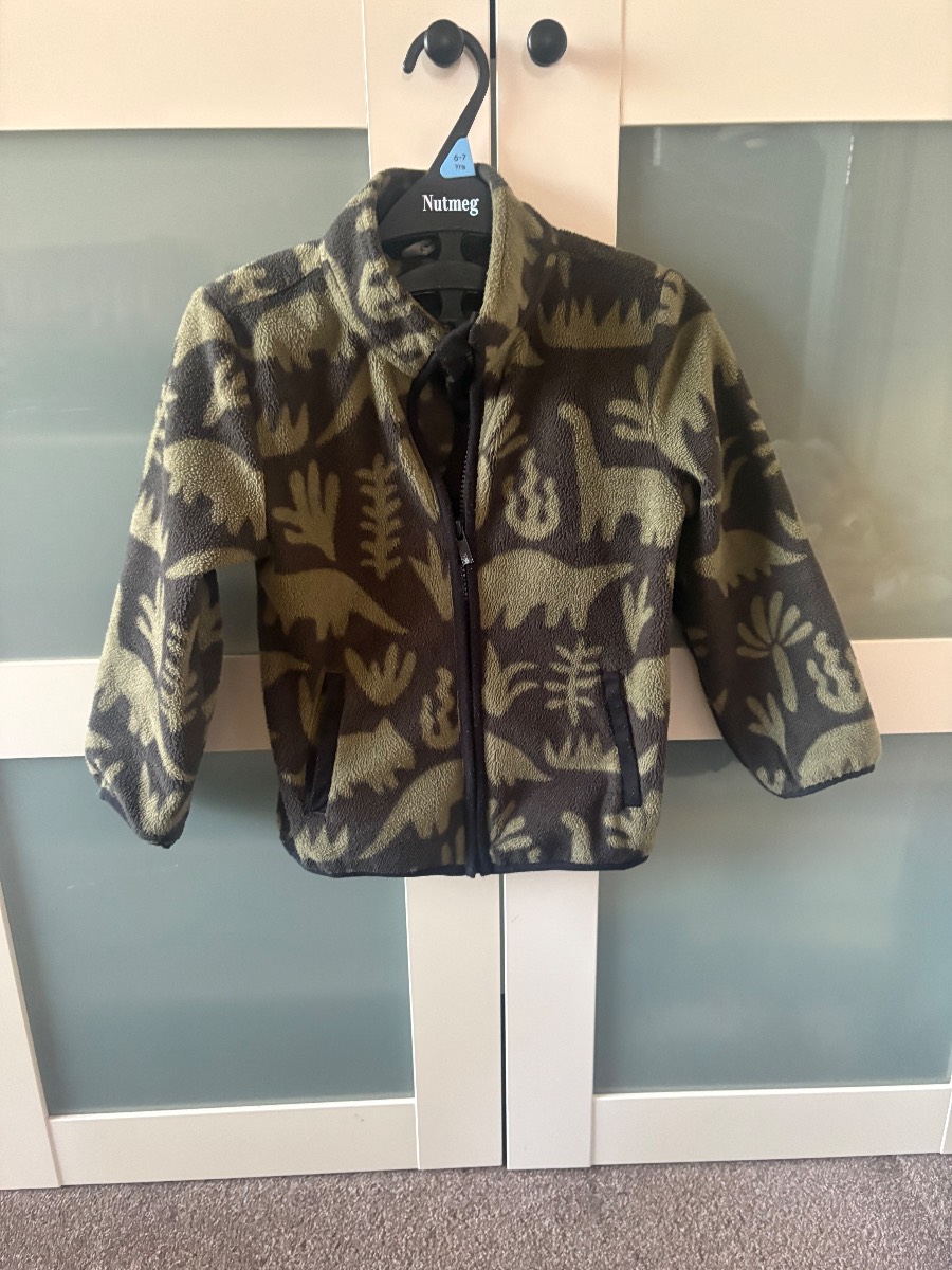 Boys dinosaur fleece jacket 5-6 years
