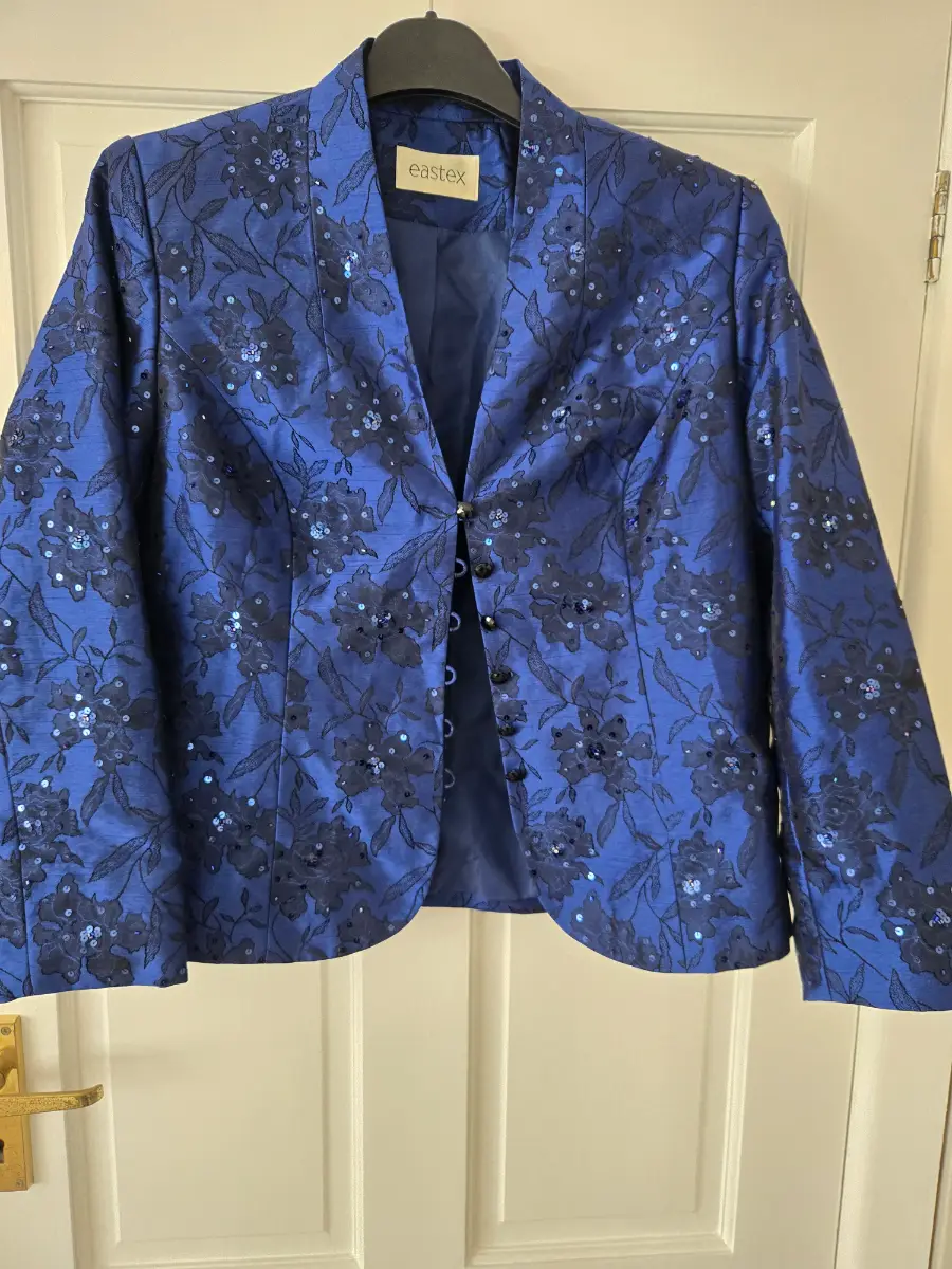 Beautiful vintage 90s Eastex jacket/ blazer size 14 blue with seating