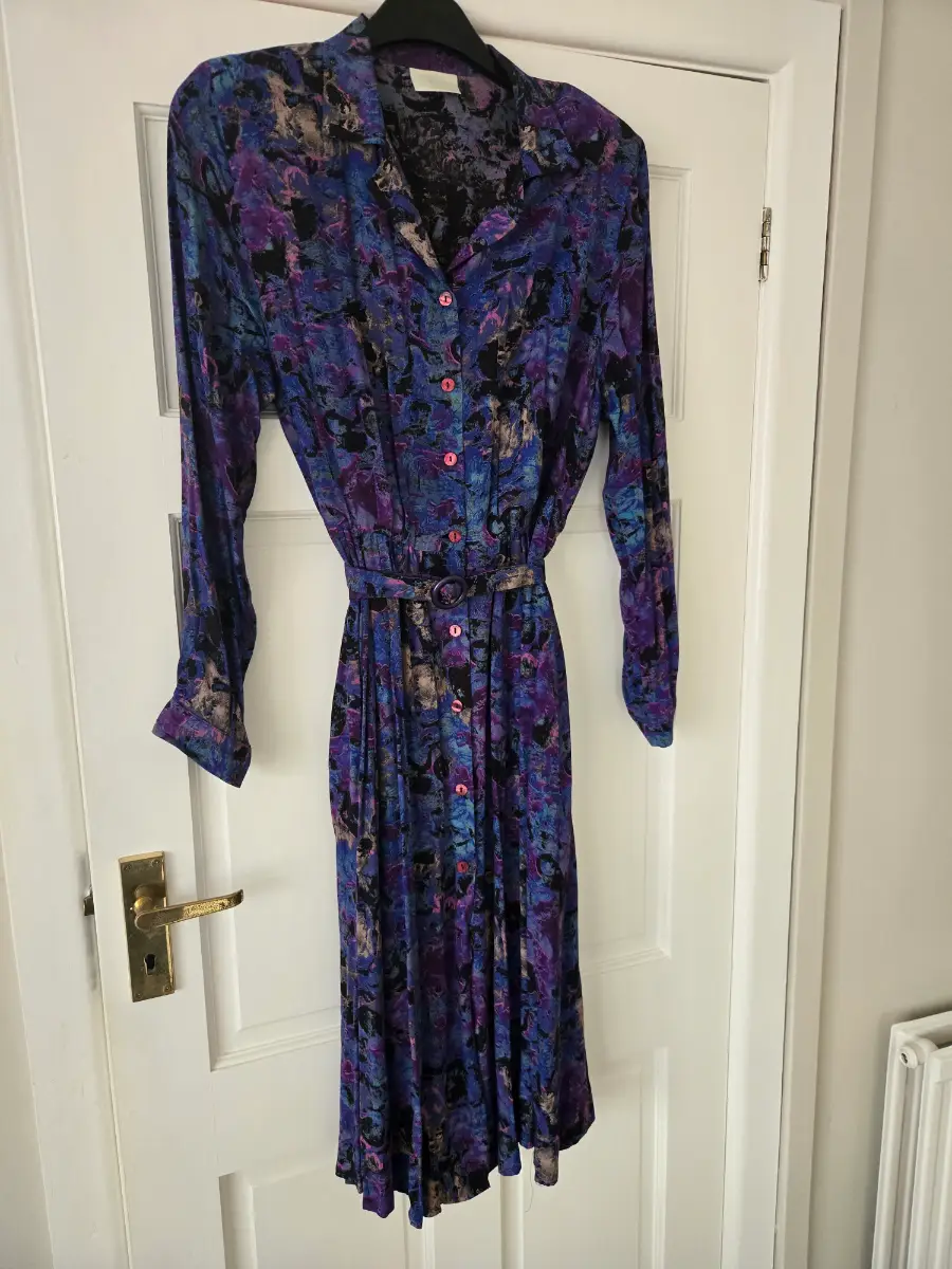 Pretty 1980s original belted dress purple abstract design size 12