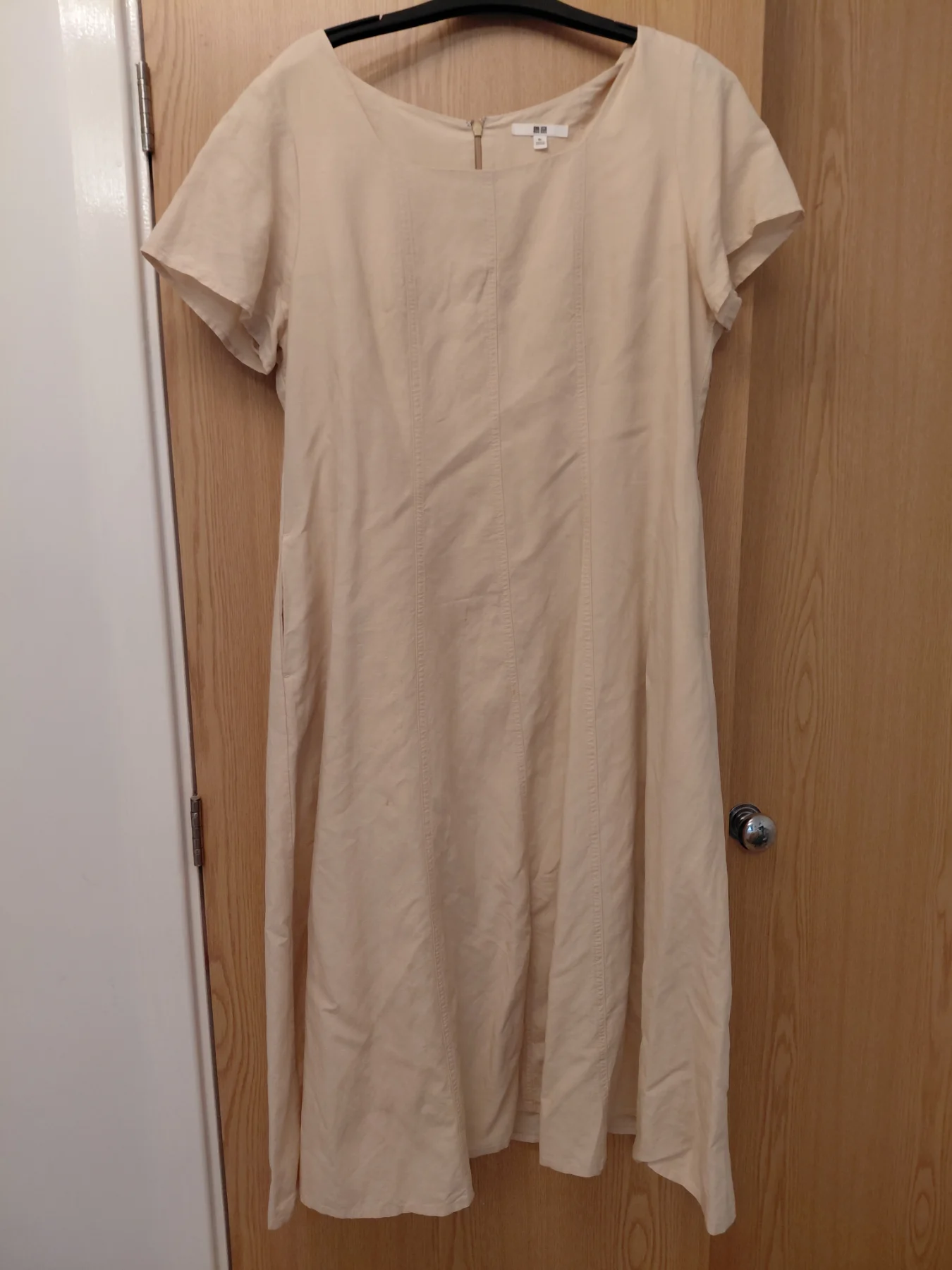Unique linen A linen dress with pockets