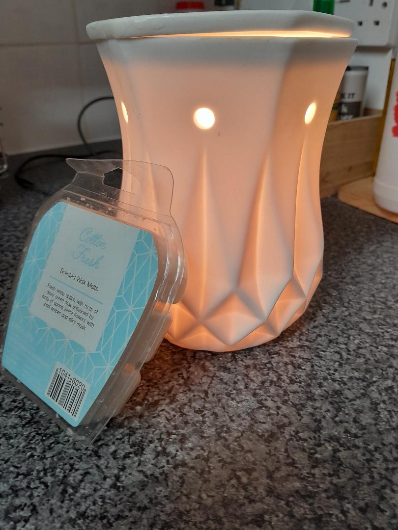 SCENTSY 'ALABASTER' FULL SIZE WAX WARMER - NEW IN BOX