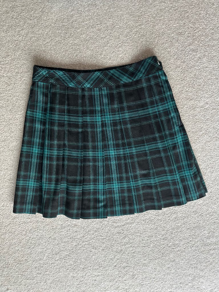 H&M Divided Green & Black Plaid Tartan Pleated Mini Skirt Size 8